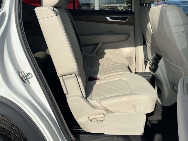 Used 2025 Volkswagen Atlas SE AWD/4WD image 22