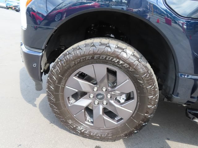 Used 2022 Ford F150 Lightning Lariat AWD/4WD image 8