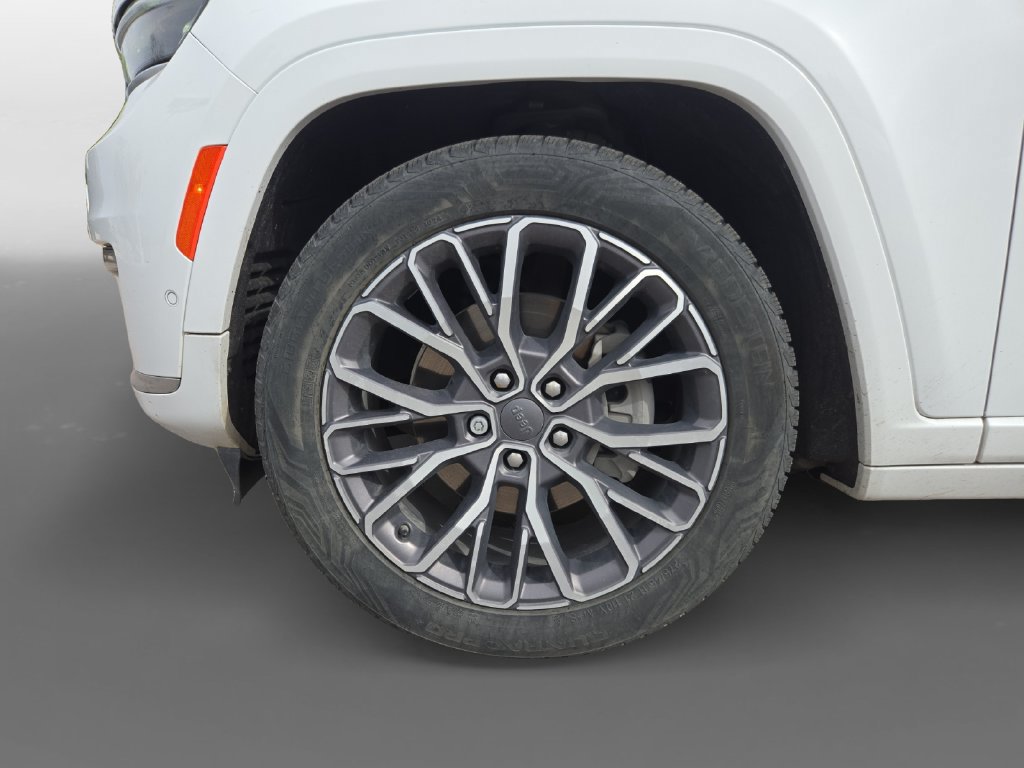 Used 2022 Jeep Grand Cherokee L Summit AWD/4WD image 16