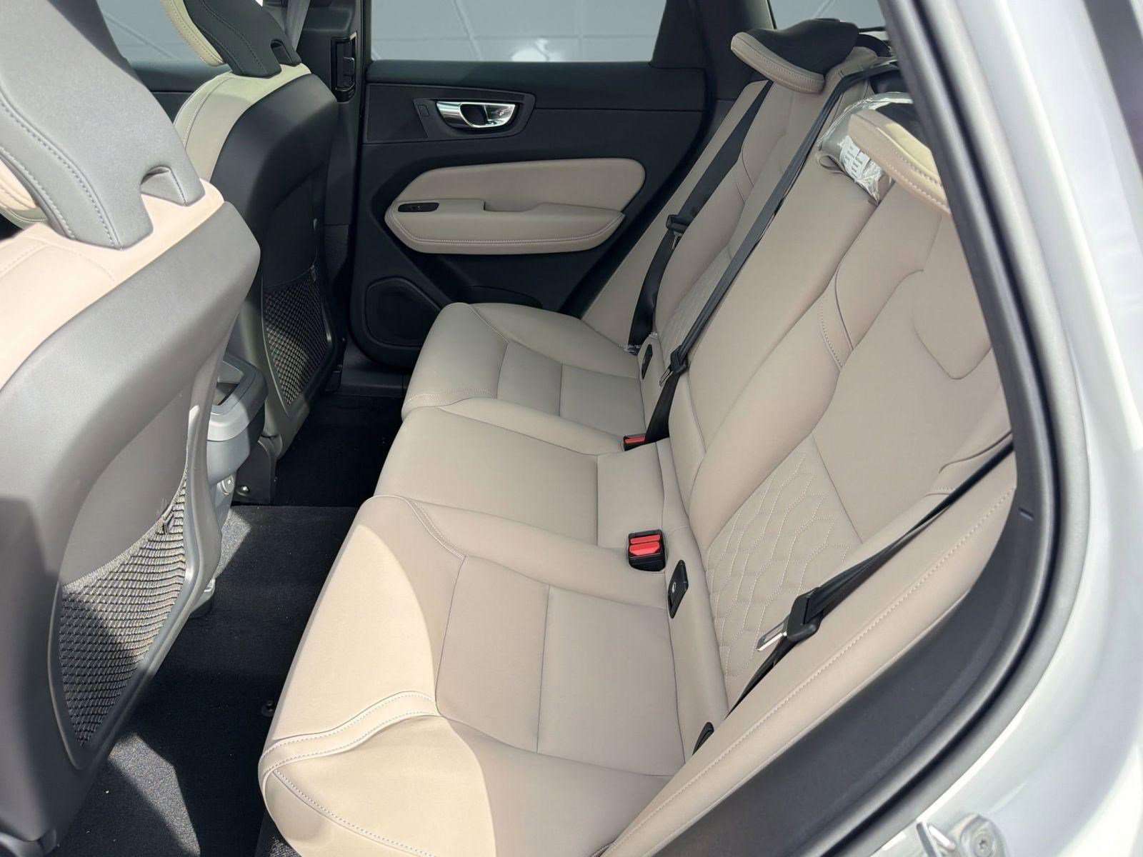 New 2026 Volvo XC60 B5 Plus w/ Protection Package Premier AWD/4WD image 14