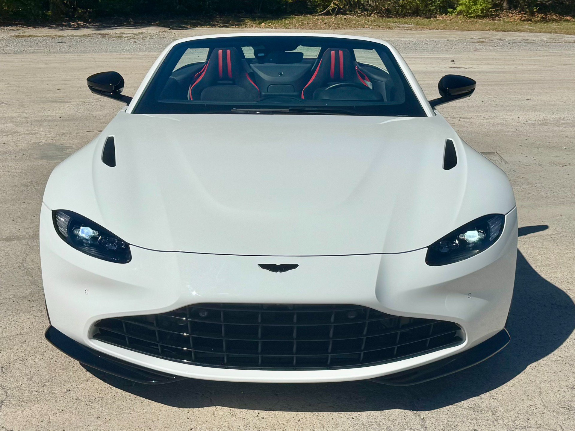 Used 2023 Aston Martin V8 Vantage Roadster RWD image 8