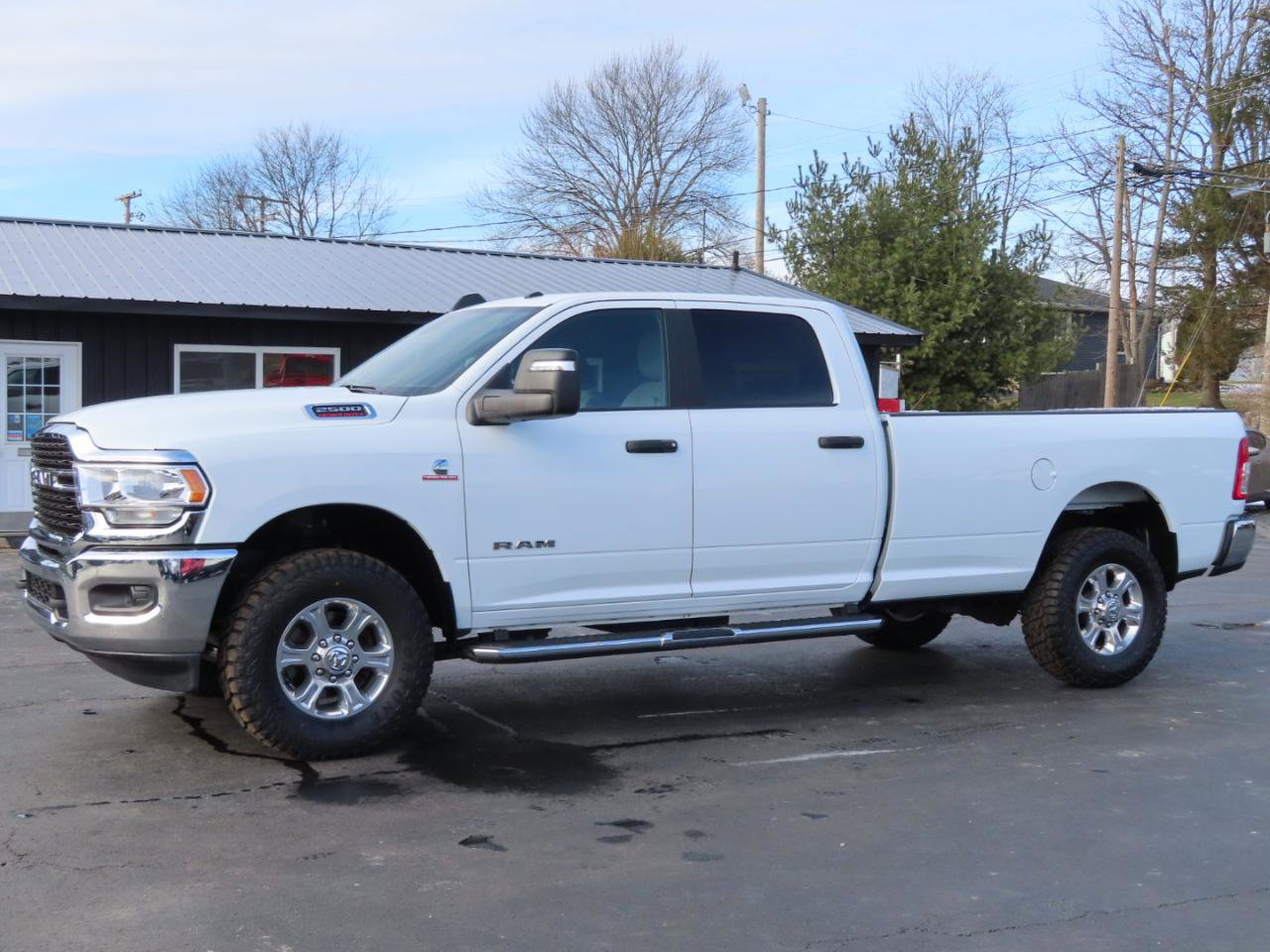 Used 2024 RAM 2500 Big Horn AWD/4WD image 2