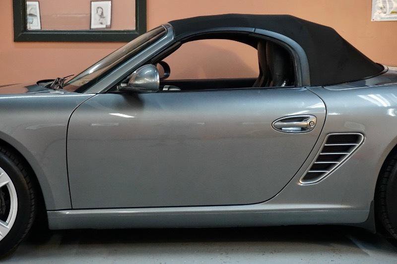 Used 2009 Porsche Boxster RWD image 9