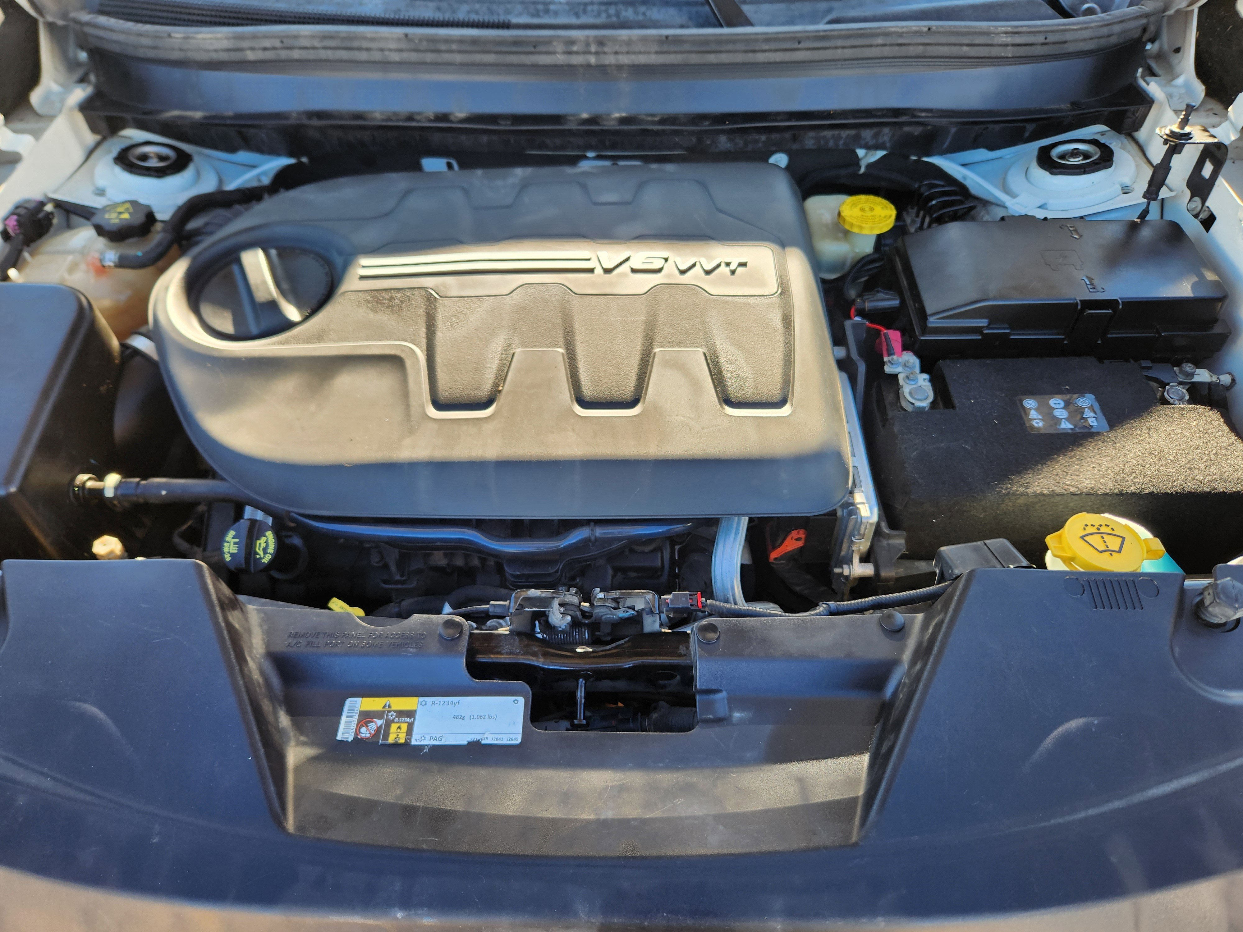 Used 2016 Jeep Cherokee Limited w/ Luxury Group image 22