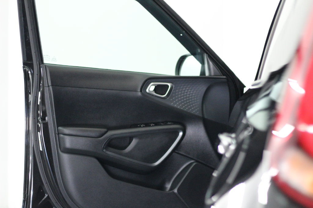 Used 2021 Kia Soul S FWD image 40