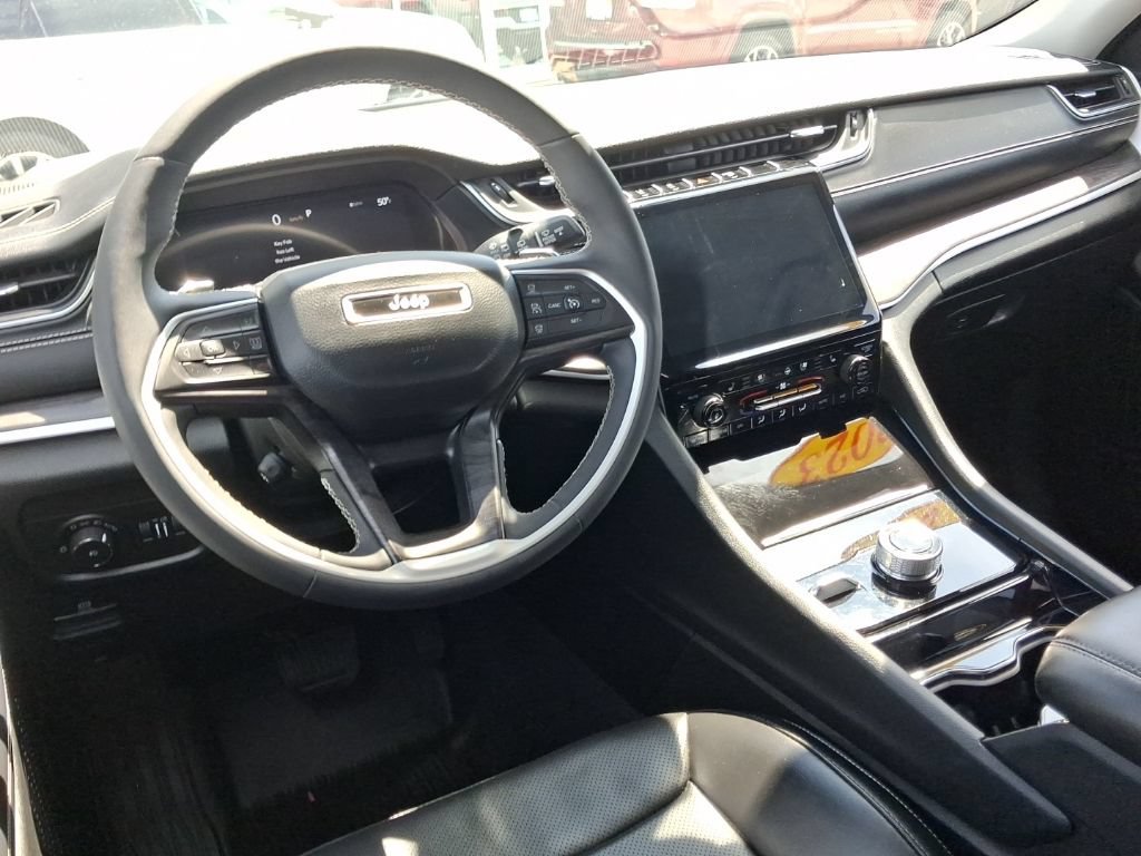 Used 2023 Jeep Grand Cherokee L Limited w/ Luxury Tech Group II AWD/4WD image 20