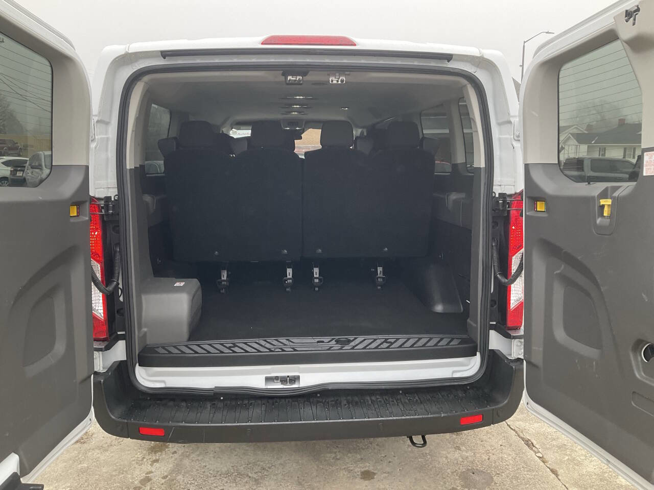 Used 2023 Ford Transit 350 XLT image 16