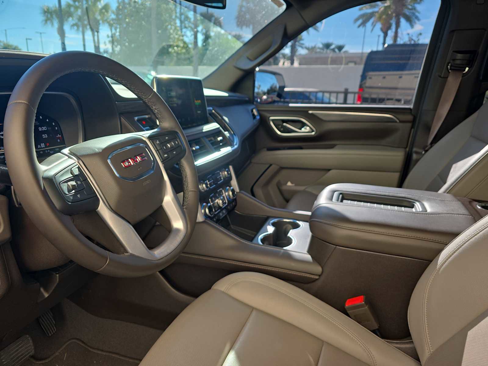 Used 2023 GMC Yukon SLT image 16