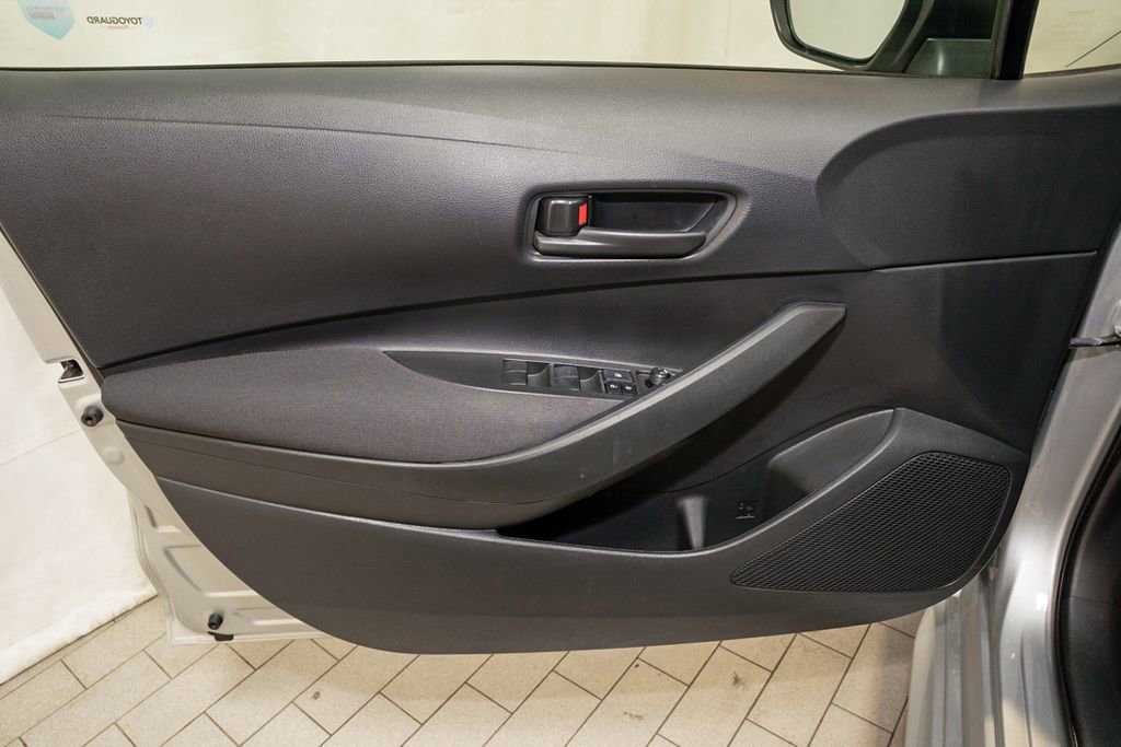 Used 2024 Toyota Corolla LE w/ LE Convenience Package image 12