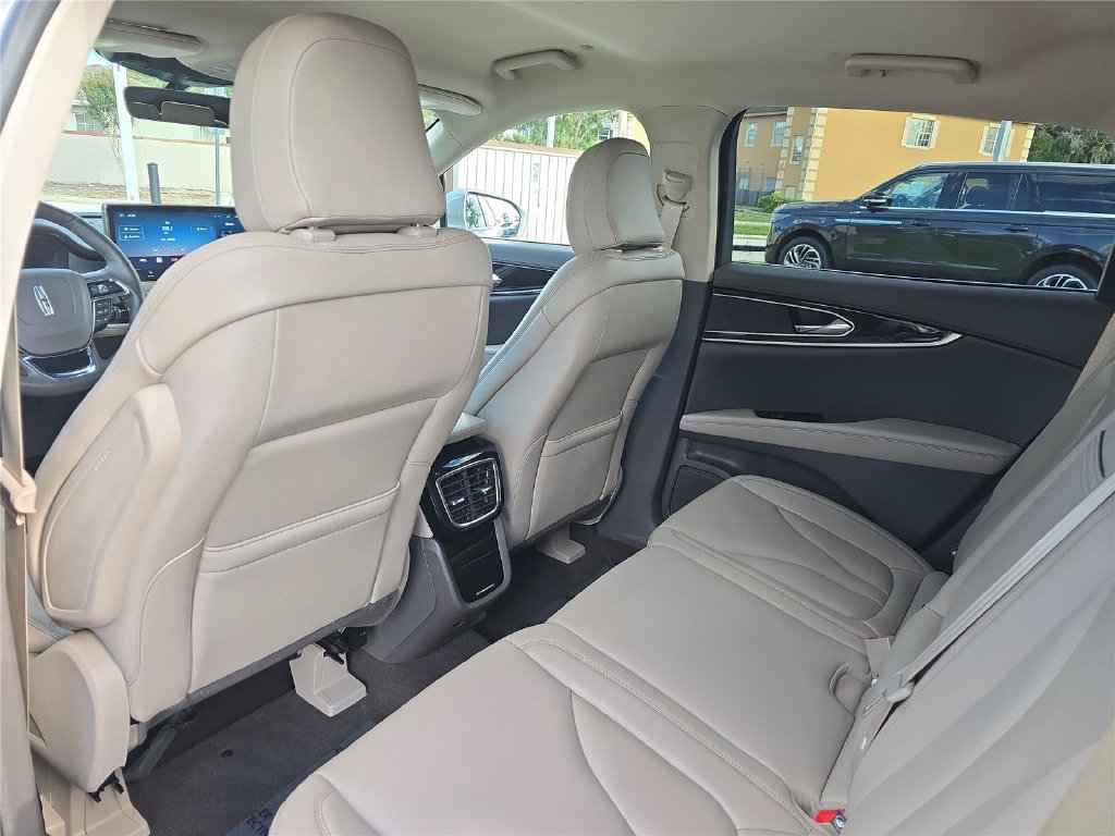 Certified 2023 Lincoln Nautilus FWD image 13