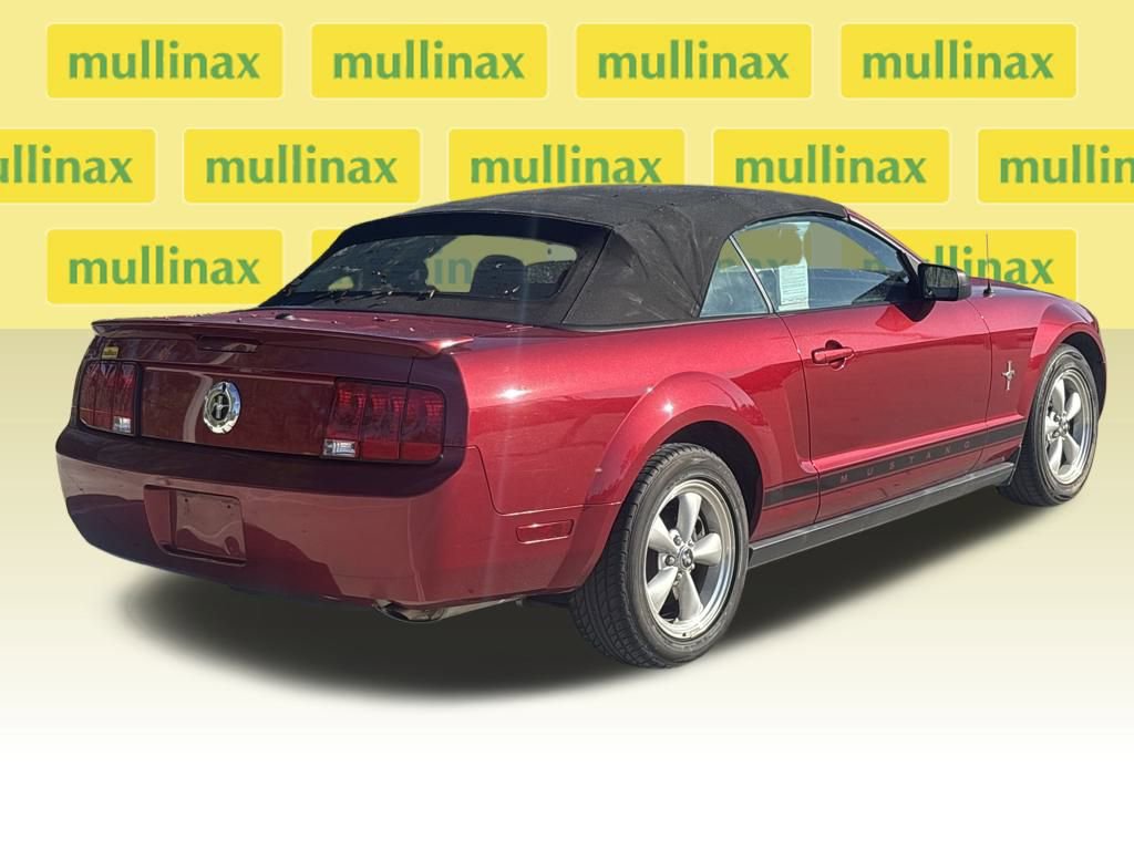 Used 2007 Ford Mustang Convertible image 4