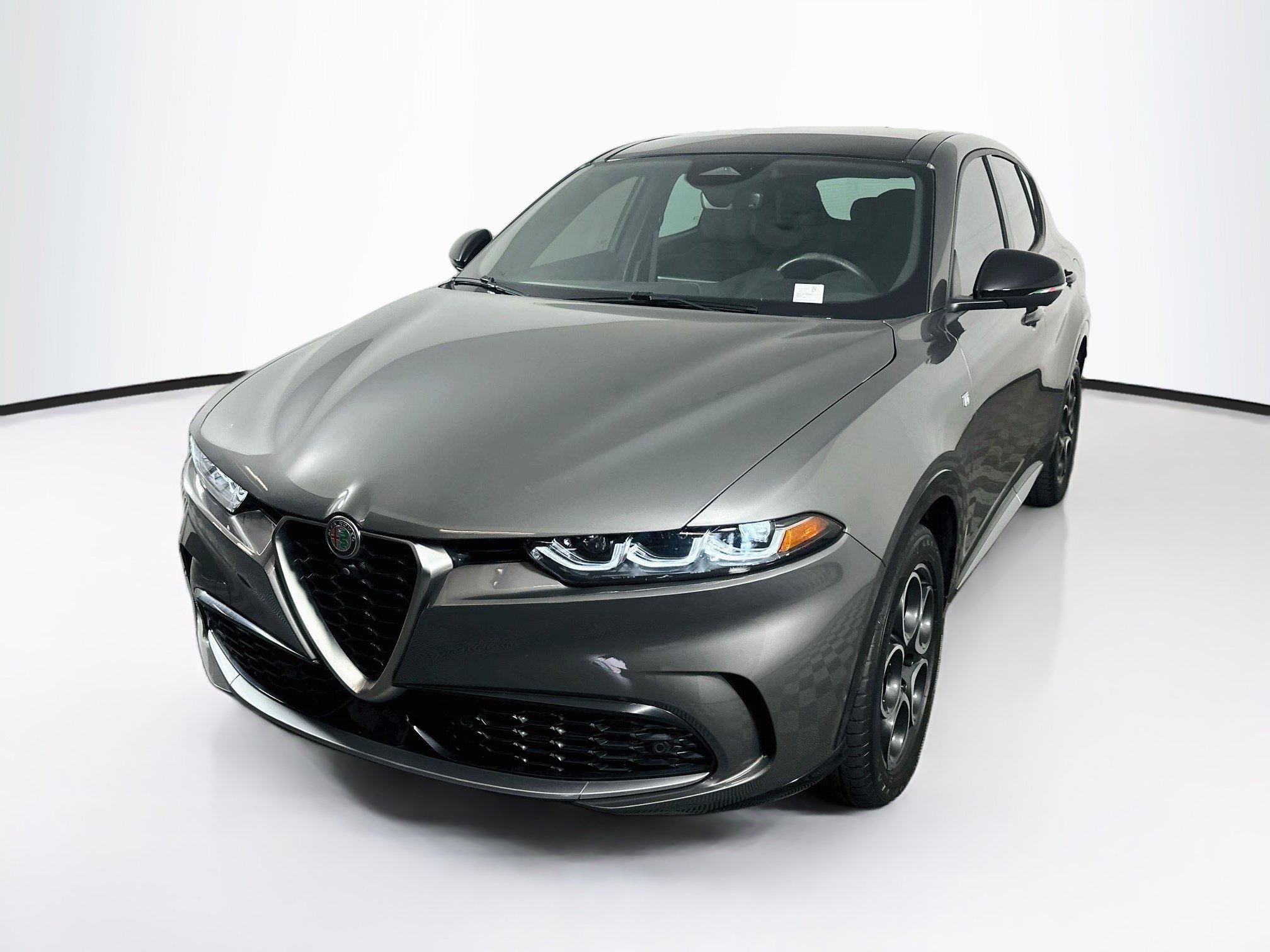Used 2024 Alfa Romeo Tonale Ti w/ Active Assist Package AWD/4WD image 3