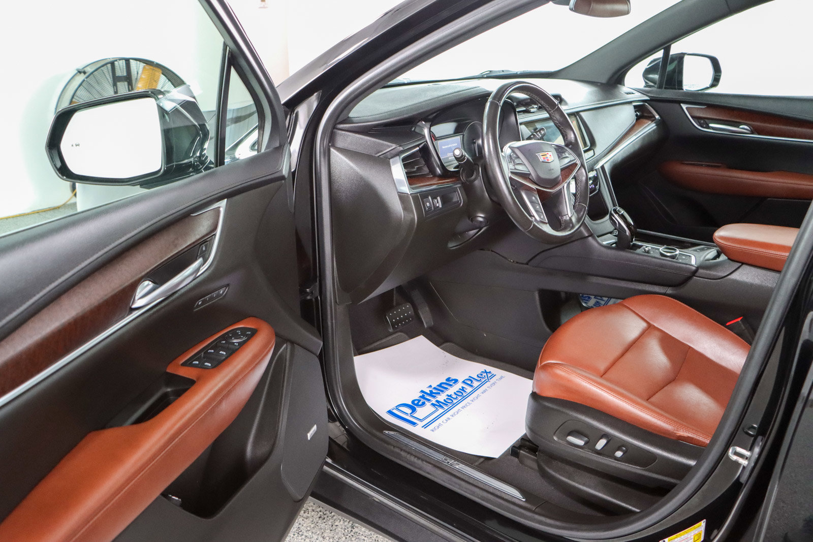 Used 2021 Cadillac XT5 Premium Luxury image 3