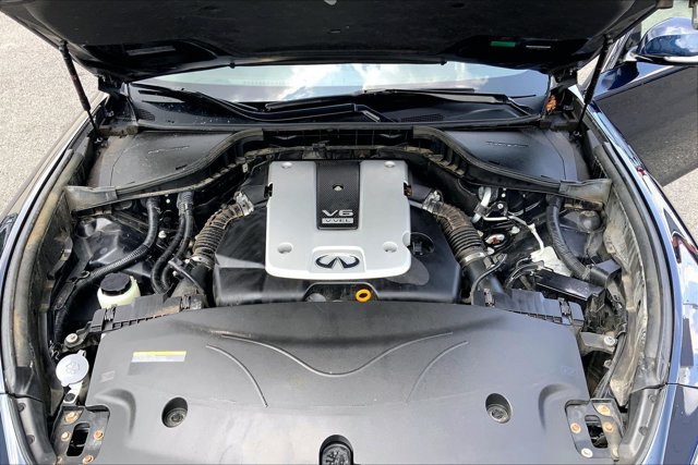 Used 2018 INFINITI Q70 Luxe AWD/4WD image 9