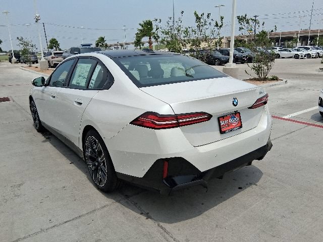 New 2026 BMW 530i w/ M Sport Package RWD image 4