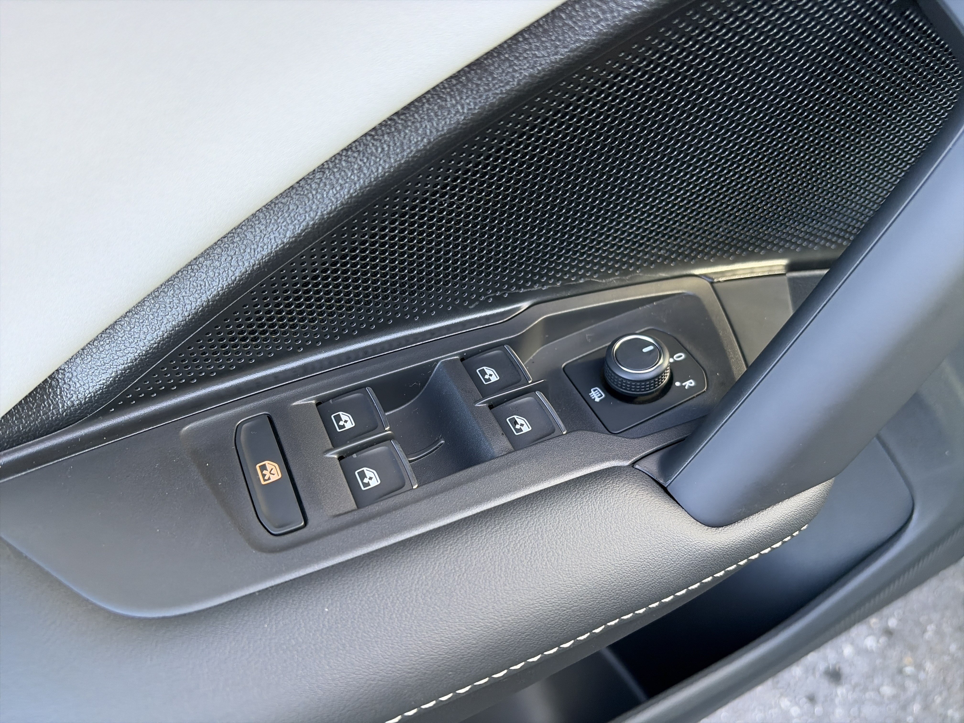 New 2026 Volkswagen Tiguan SE AWD/4WD image 10