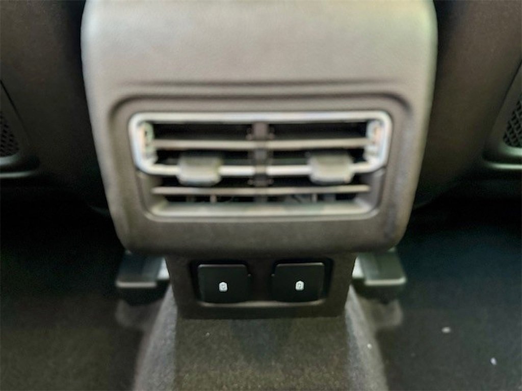 New 2025 Lincoln Corsair Reserve image 23