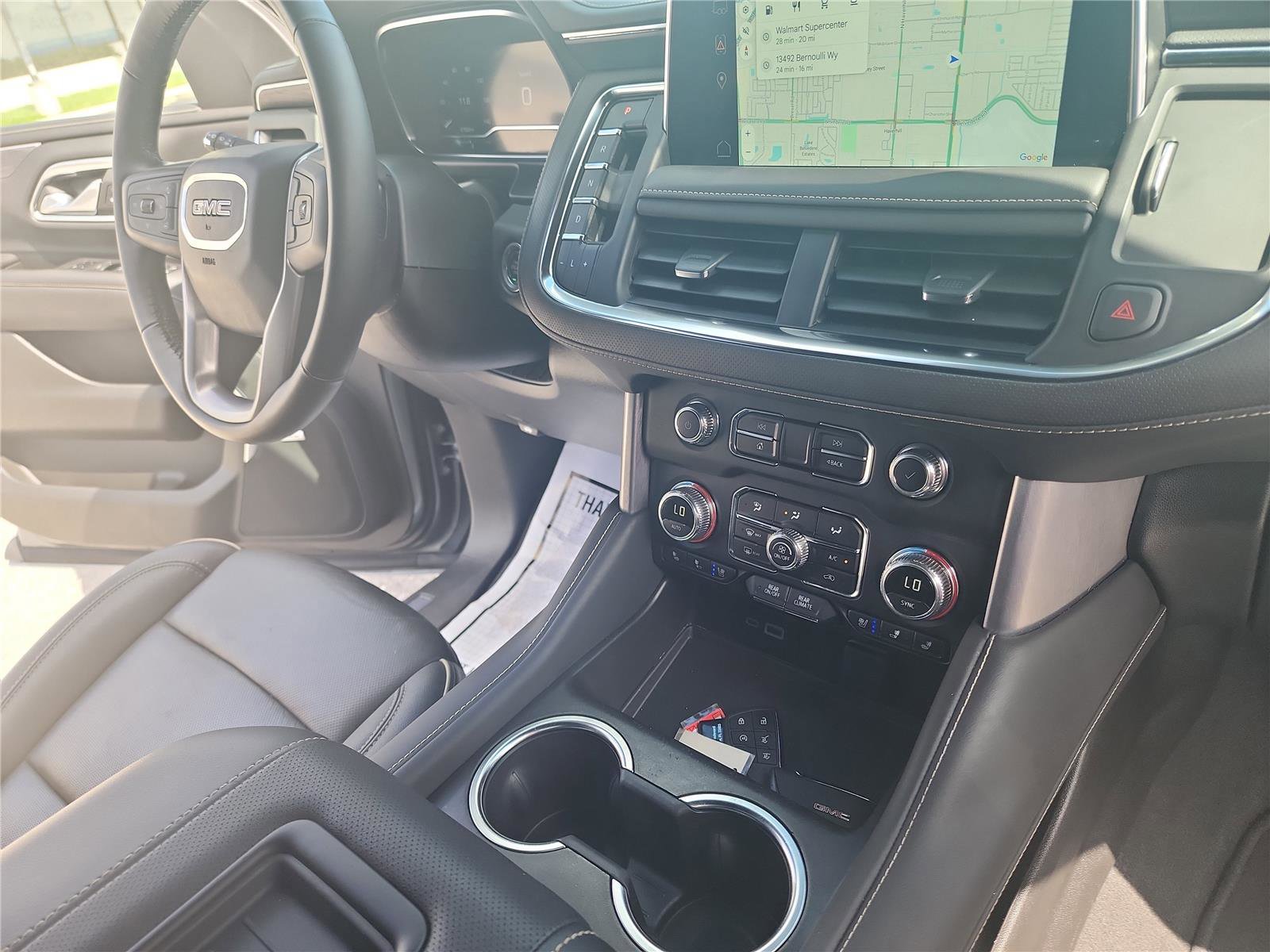 Used 2024 GMC Yukon XL SLT w/ SLT Luxury Package image 31