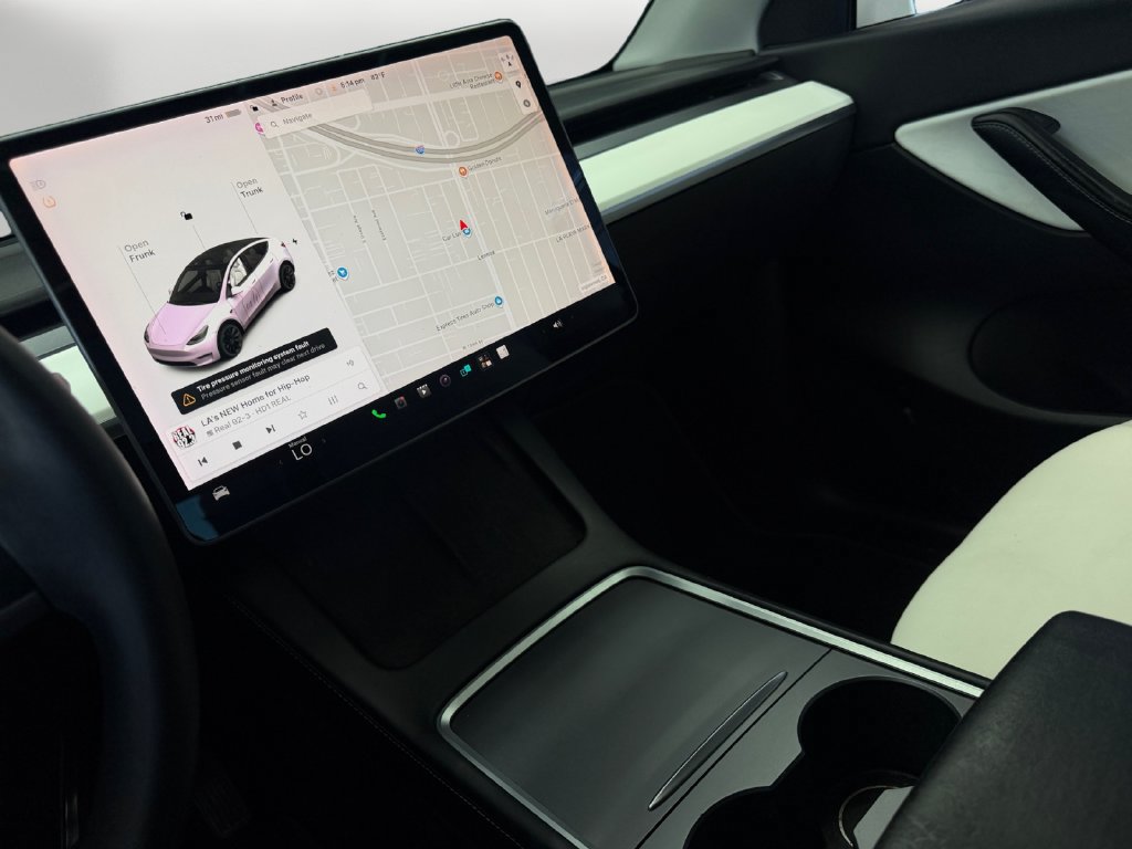 Used 2022 Tesla Model Y Long Range AWD/4WD image 17