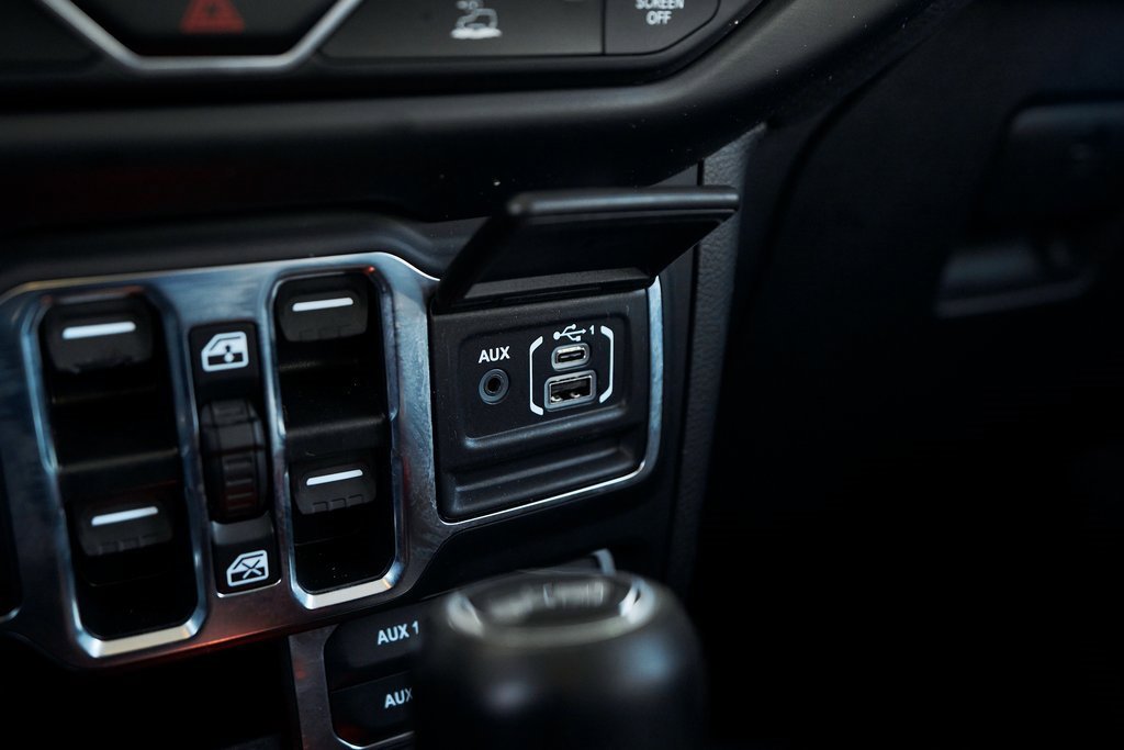 Used 2022 Jeep Wrangler Unlimited Sahara image 50