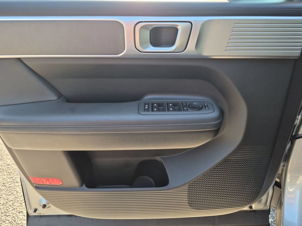 Used 2025 Hyundai Santa Fe SEL FWD image 36