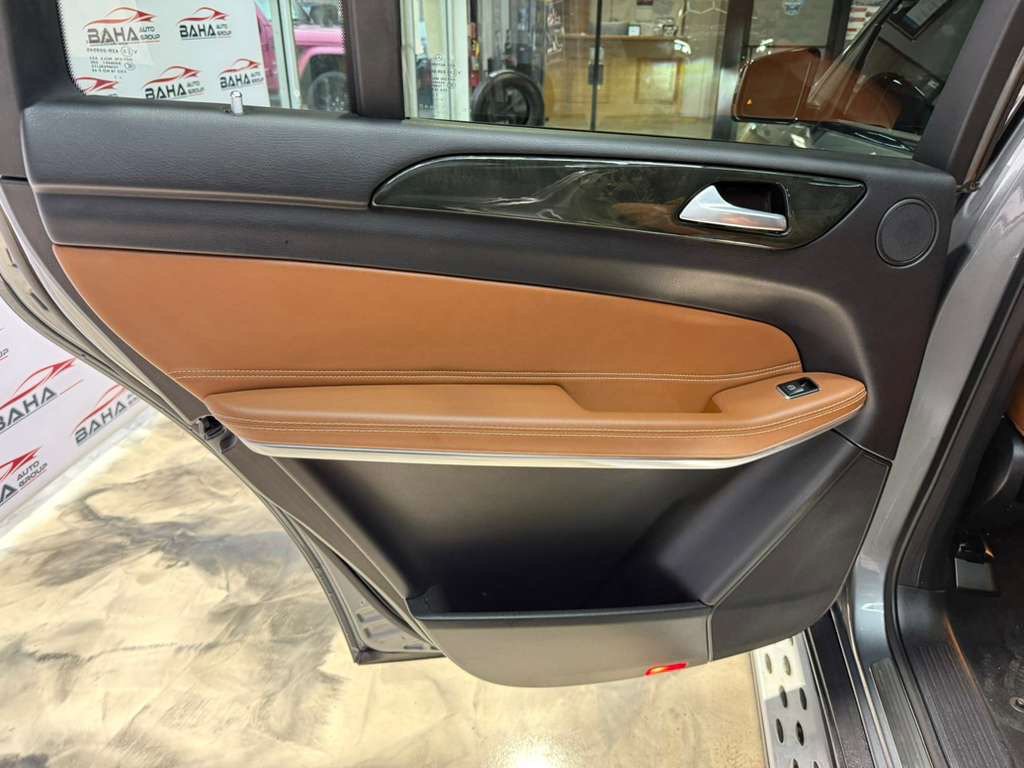 Used 2018 Mercedes-Benz GLS 550 4MATIC w/ Offroad Package image 38