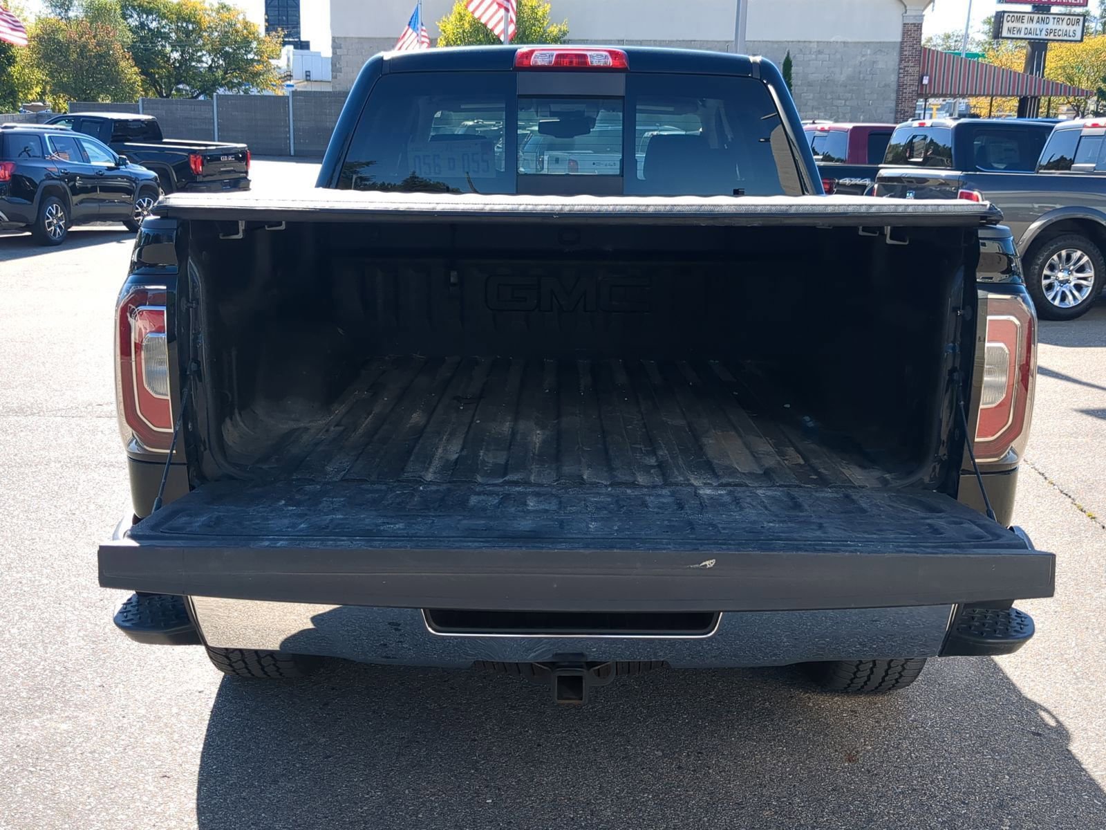 Used 2018 GMC Sierra 1500 SLT image 38