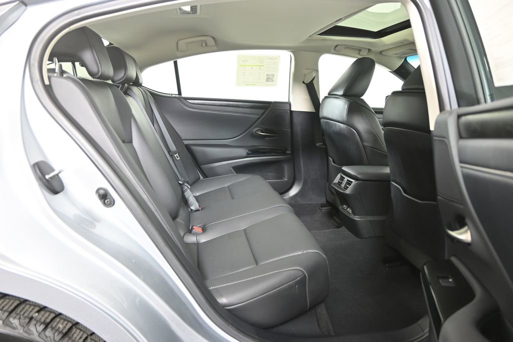 Used 2023 Lexus ES 350 w/ Premium Package image 16