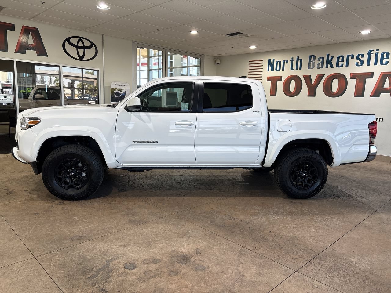 Used 2019 Toyota Tacoma SR5 AWD/4WD image 7