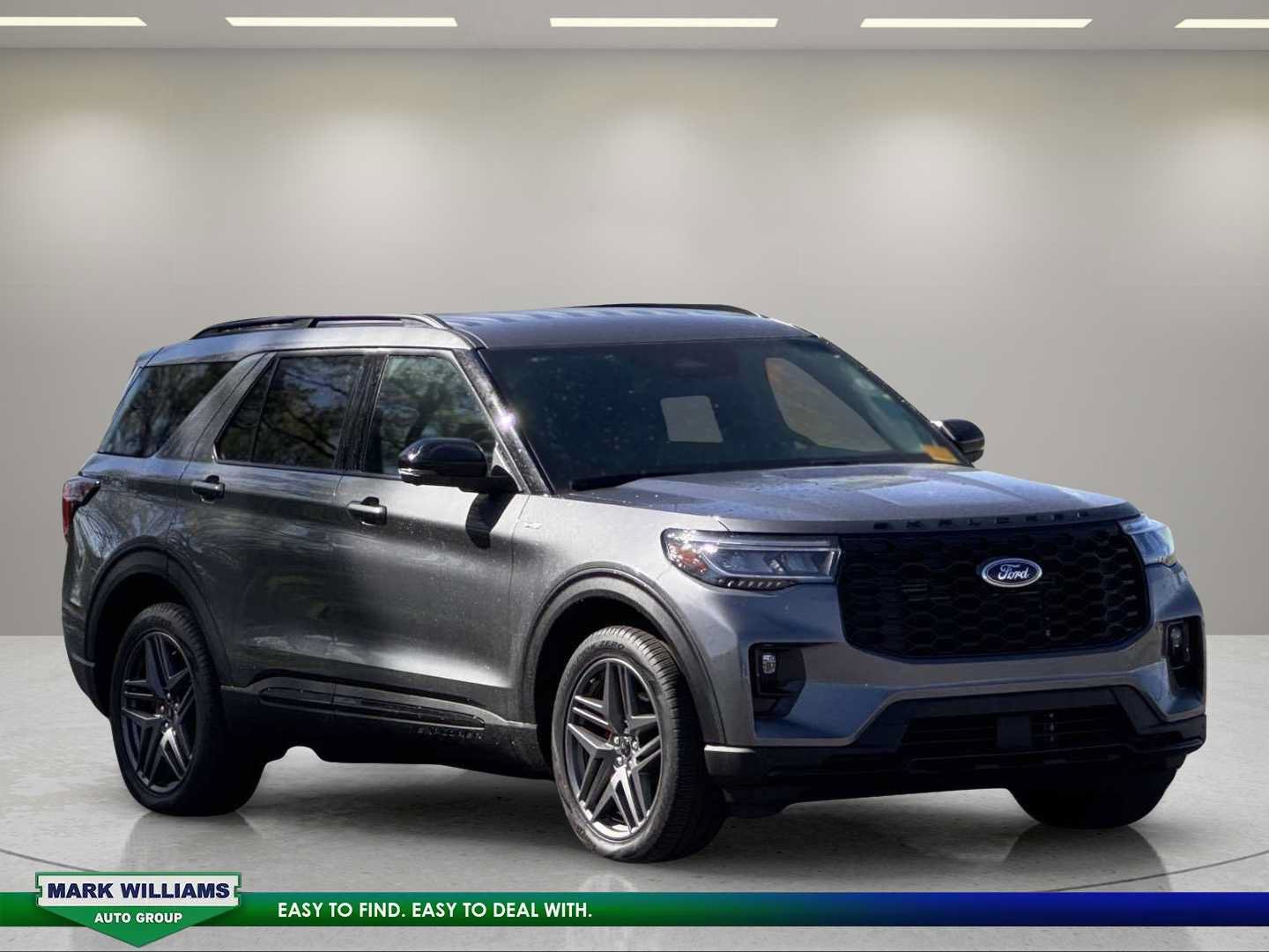 Used 2025 Ford Explorer ST-Line w/ ST-Line Street Pack AWD/4WD image 3