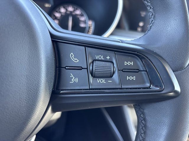 Used 2021 Alfa Romeo Stelvio Ti AWD/4WD image 30