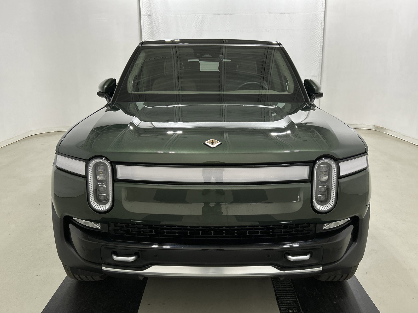 Used 2023 Rivian R1S Adventure image 8