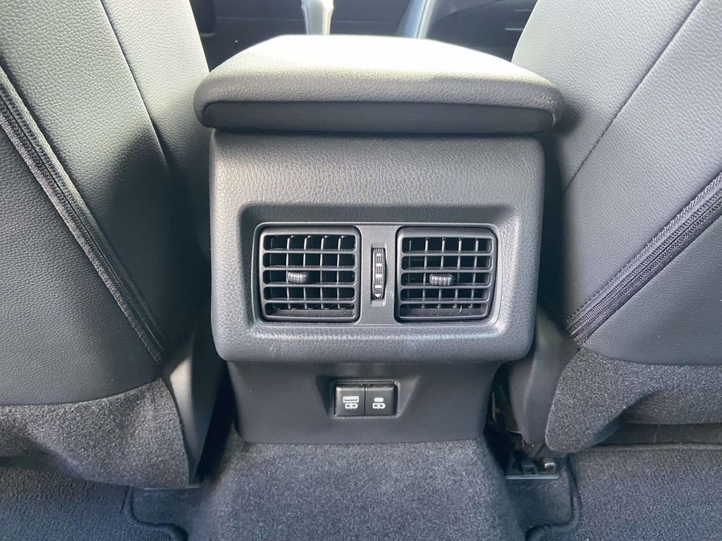 Used 2025 Toyota Camry SE w/ Convenience Package FWD image 19