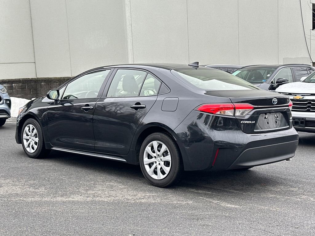 Used 2025 Toyota Corolla LE image 3