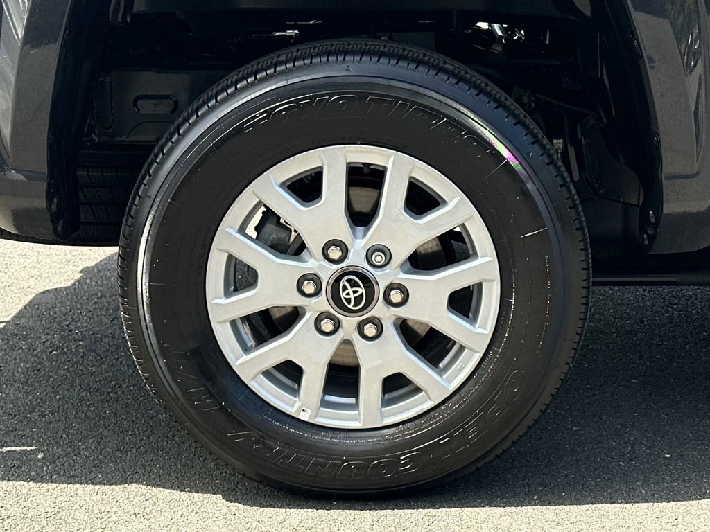 Used 2025 Toyota Tacoma SR5 image 7