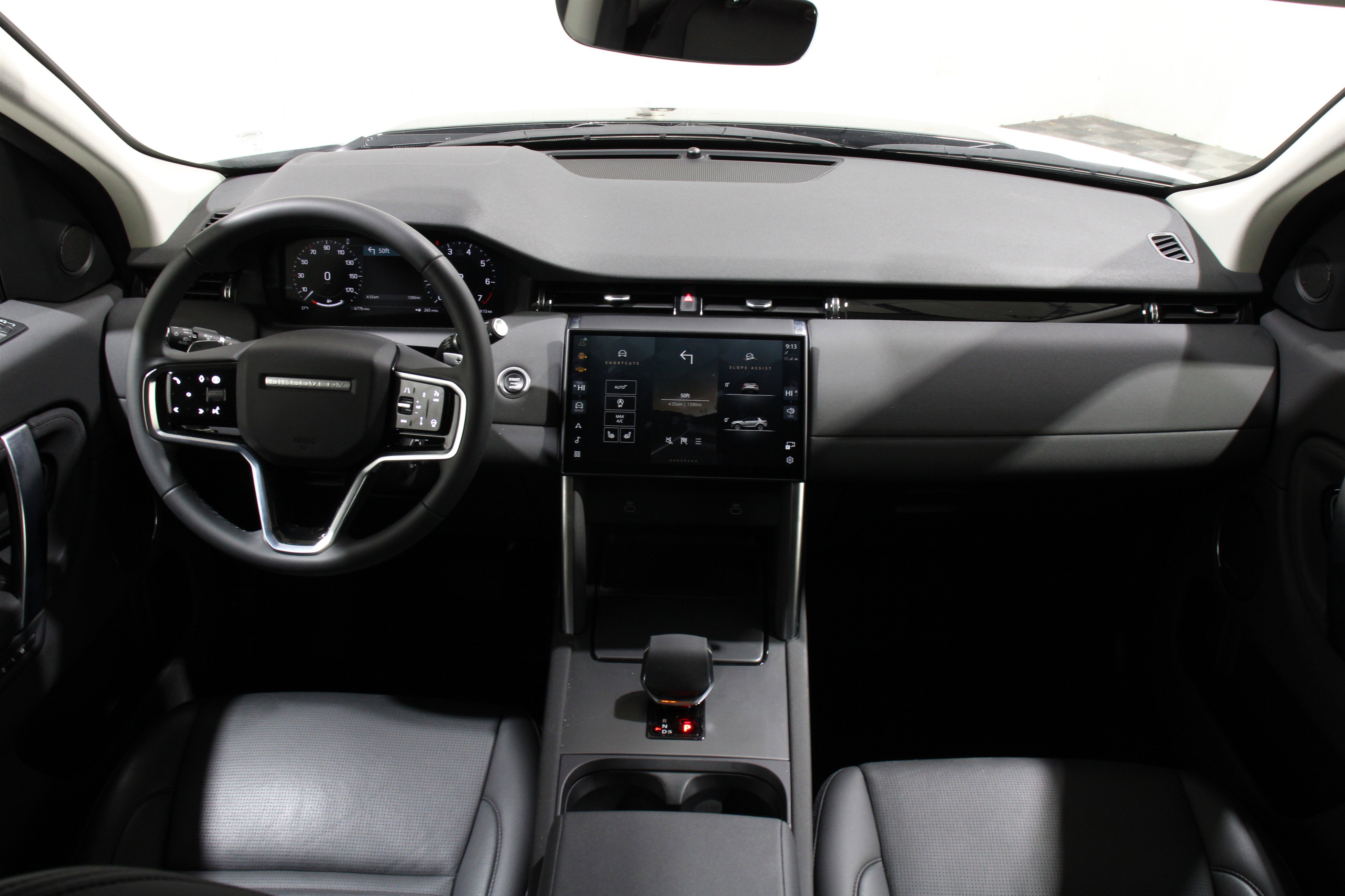 Used 2024 Land Rover Discovery Sport S image 2