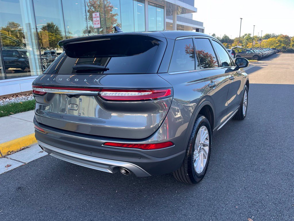 Used 2025 Lincoln Corsair AWD image 9