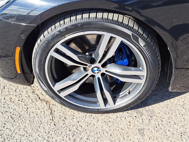 Used 2019 BMW 750i image 9