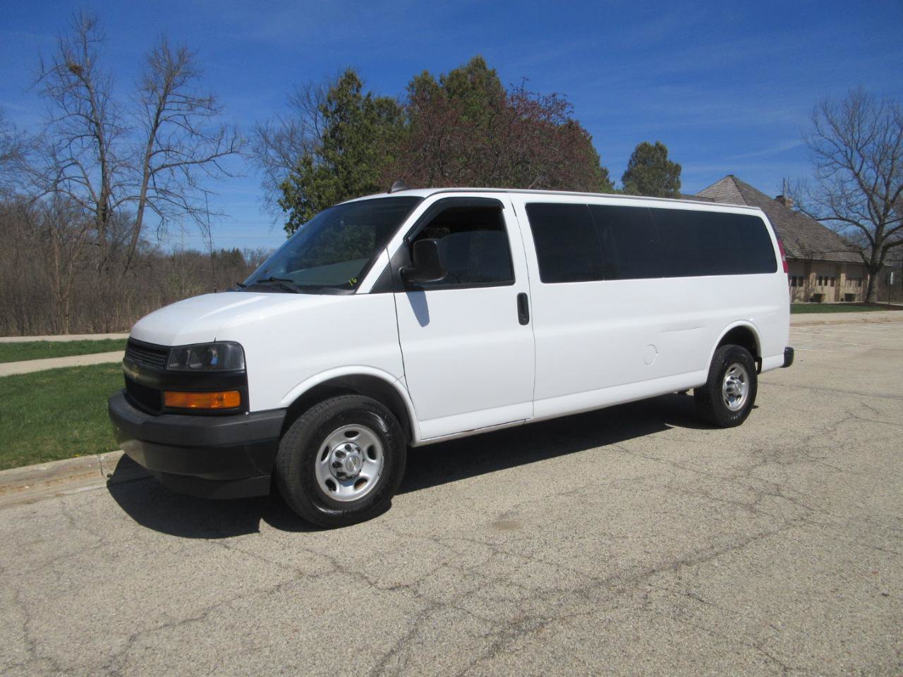 Used 2020 Chevrolet Express 2500 Extended RWD image 23