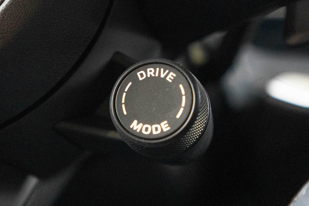 Certified 2026 Porsche Cayenne AWD/4WD image 34
