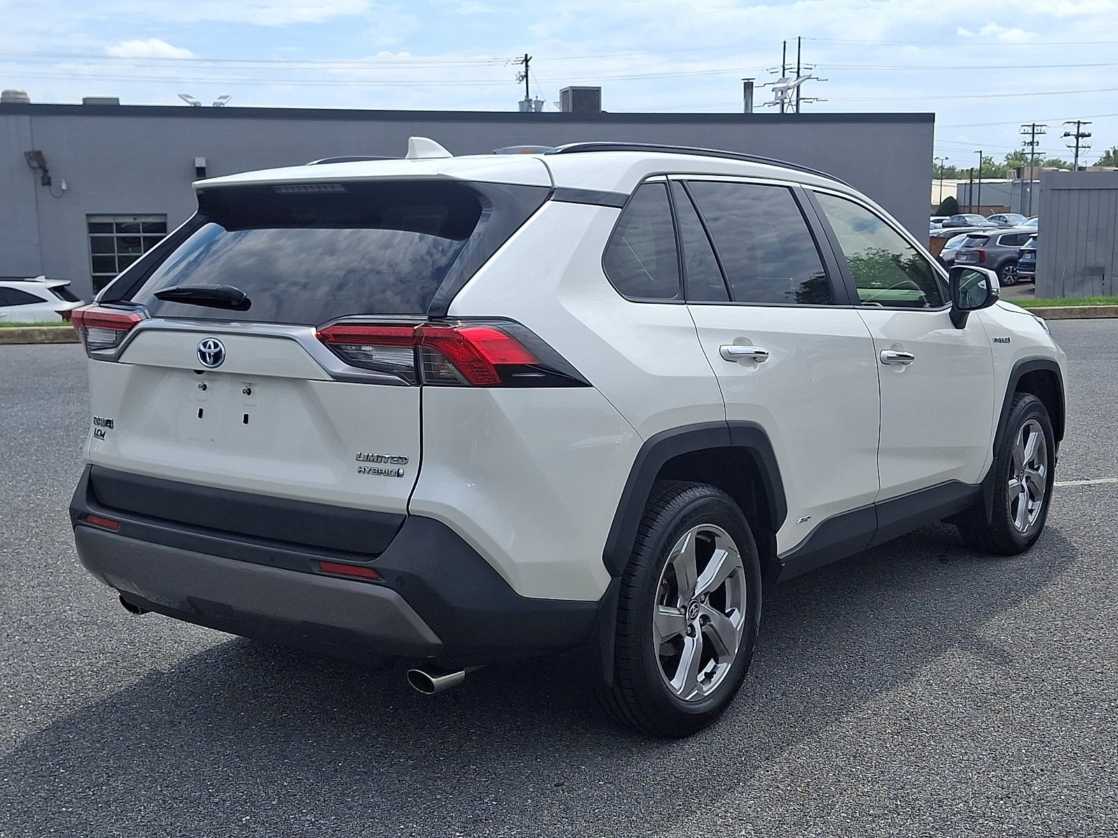 Used 2020 Toyota RAV4 Limited AWD/4WD image 5