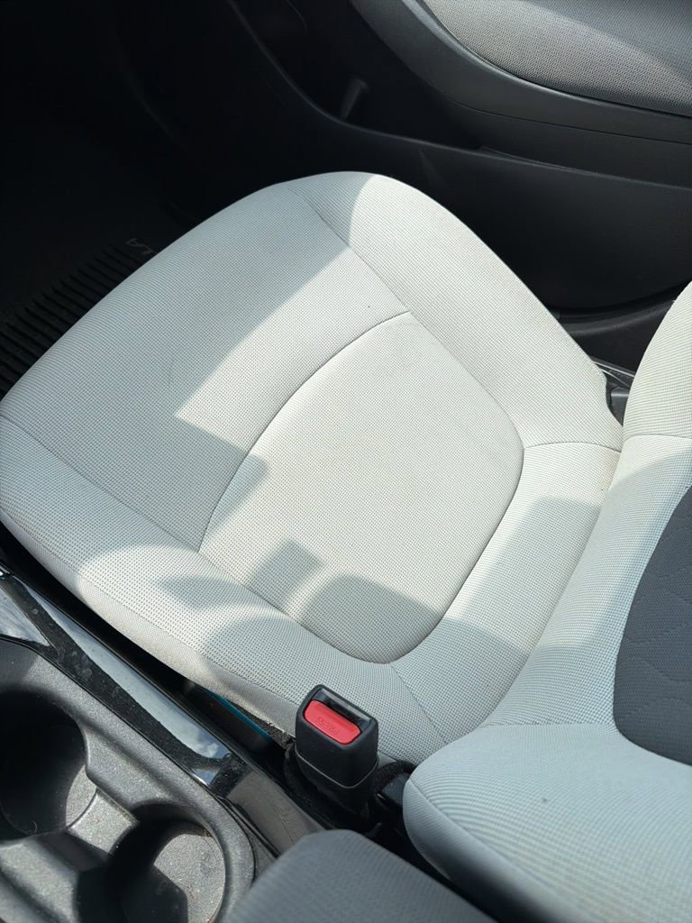 Used 2021 Toyota Corolla LE image 5