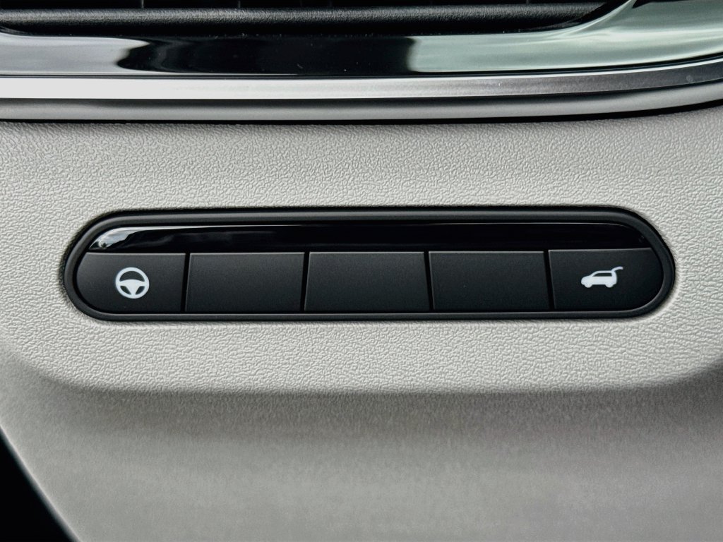 New 2027 INFINITI QX60 Luxe w/ Cargo Package FWD image 10