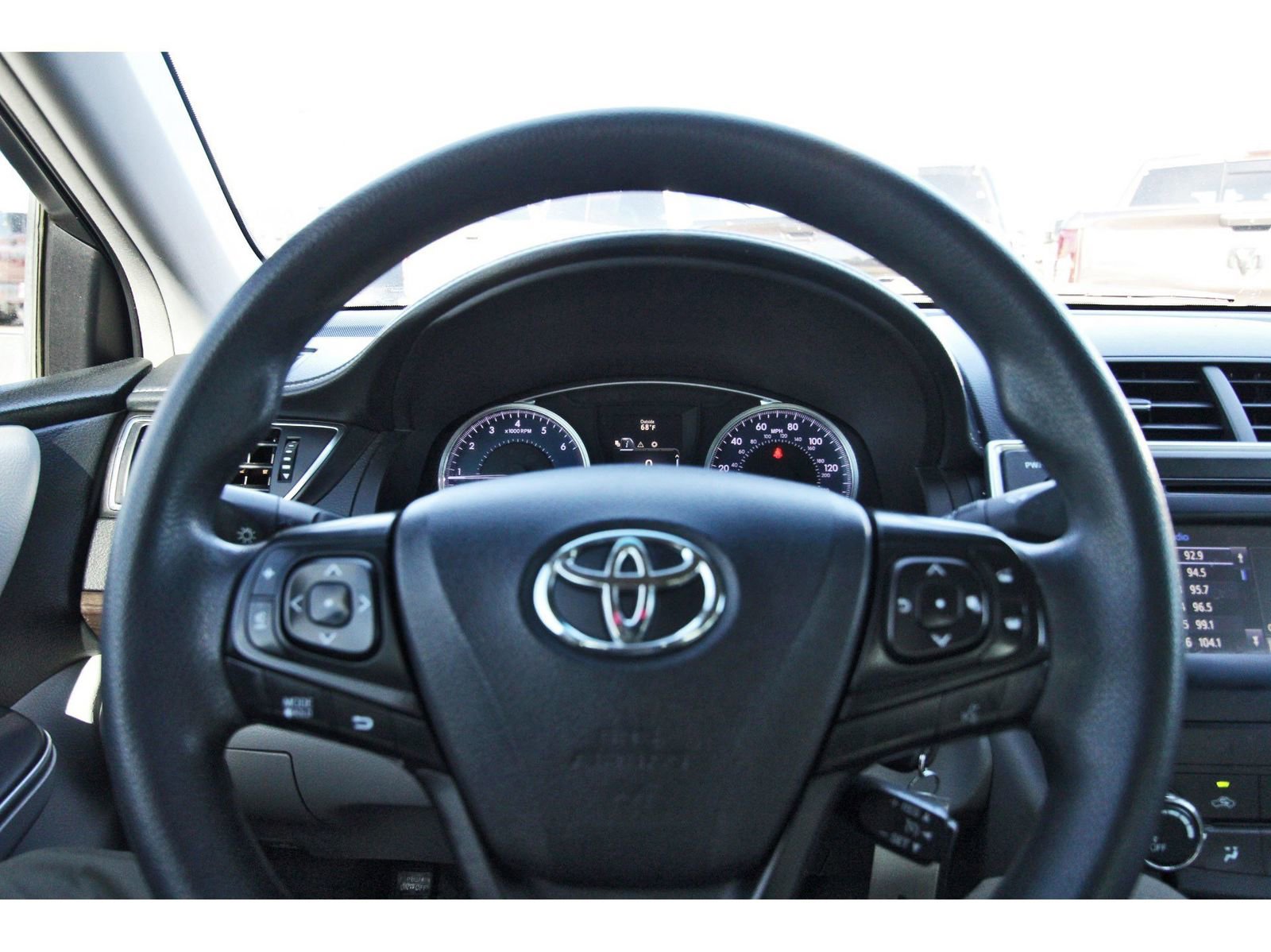 Used 2016 Toyota Camry LE image 16
