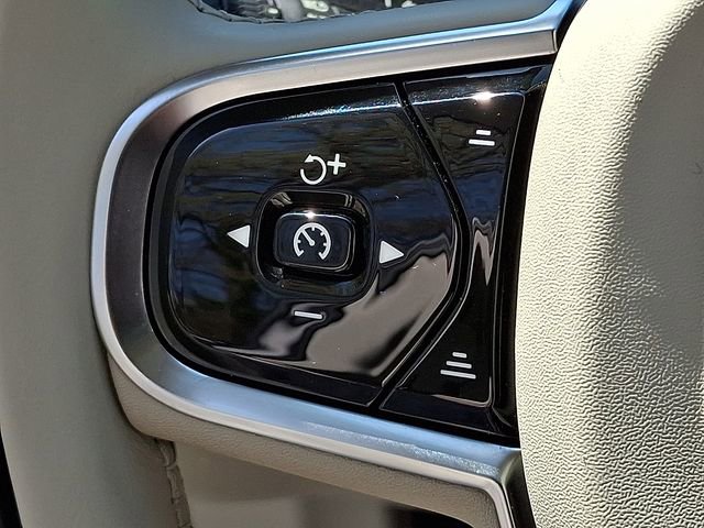 Used 2023 Volvo XC60 B6 Ultimate w/ Climate Package image 22
