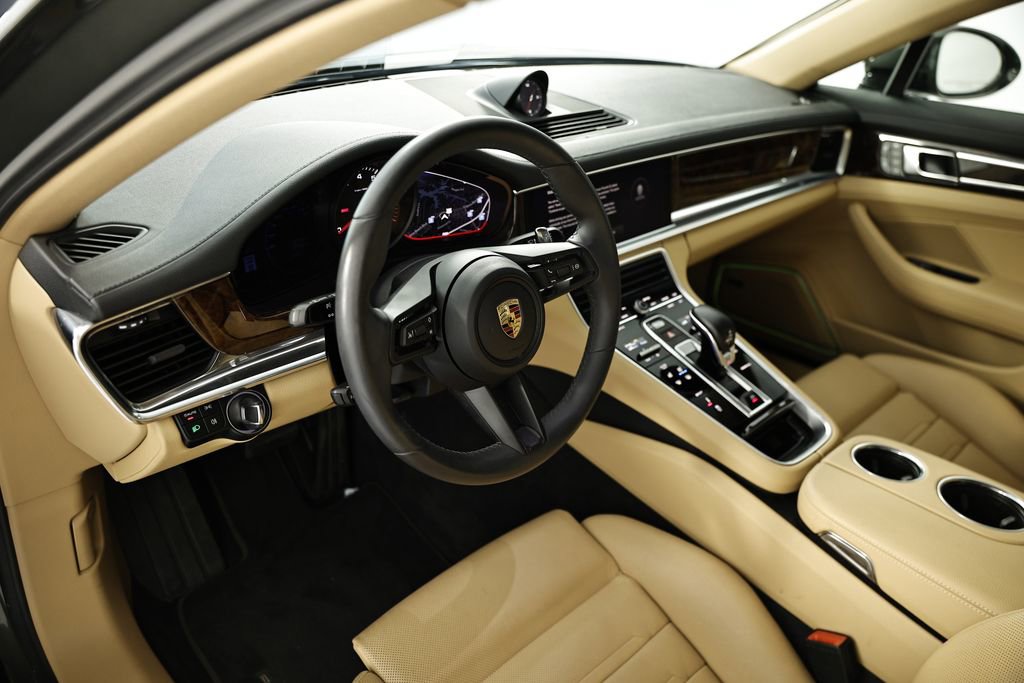 Certified 2023 Porsche Panamera image 4