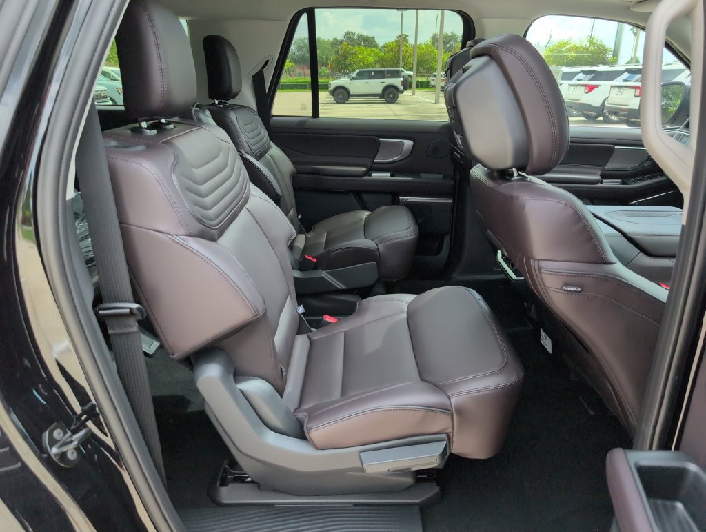 New 2026 Ford Expedition Max Platinum w/ Platinum Ultimate Package AWD/4WD image 14