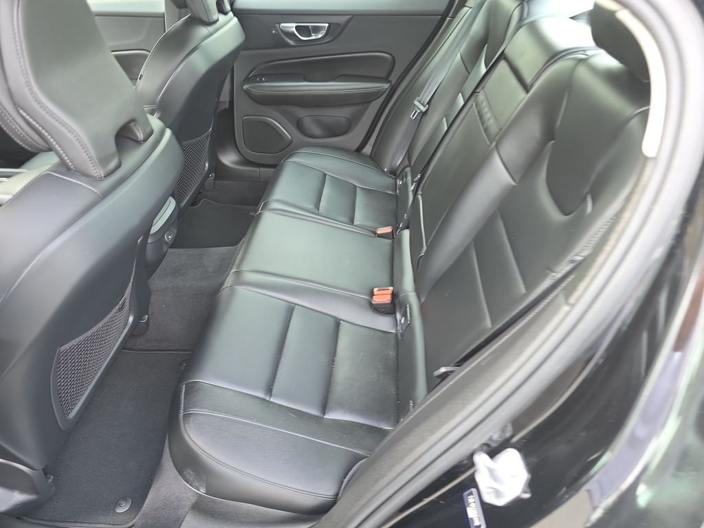 Used 2022 Volvo S60 B5 Momentum w/ Protection Package Premier AWD/4WD image 15