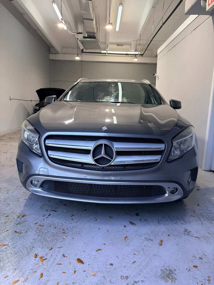 Used 2016 Mercedes-Benz GLA 250 4MATIC w/ Premium Package image 11