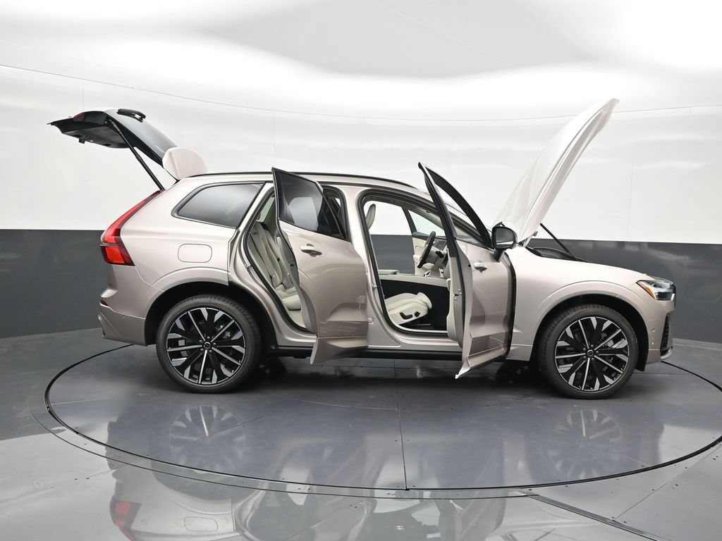 New 2026 Volvo XC60 T8 Ultra w/ Protection Package Premier AWD/4WD image 30